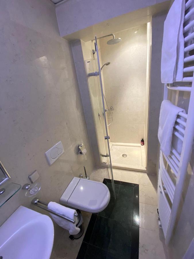 באדן Small But Charming-Yellow Appartement מראה חיצוני תמונה